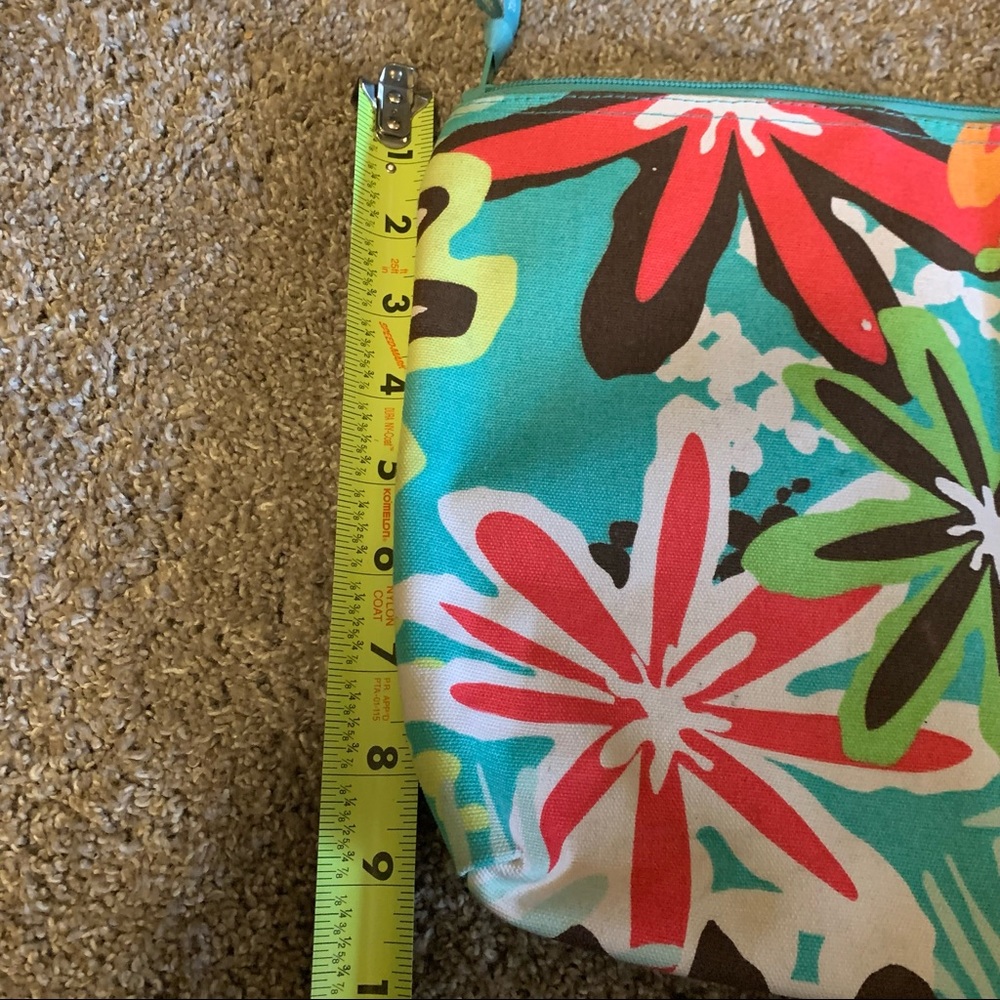 Thirty-One zipper pouch - Picture 3 of 4
